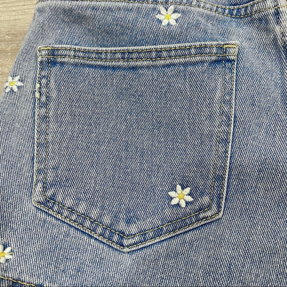 High Waisted Daisy Denim PacSun Mom Shorts - Picture 6 of 11